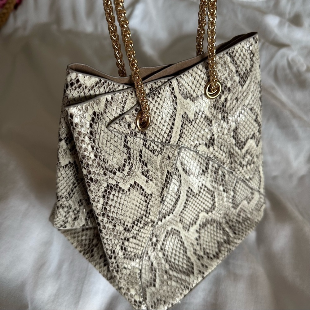 Chain Closure Bag